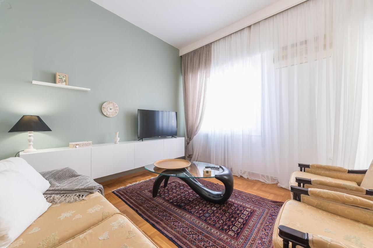 Sophisticated Family House With Acropolis View Apartment เอเธนส์ ภายนอก รูปภาพ